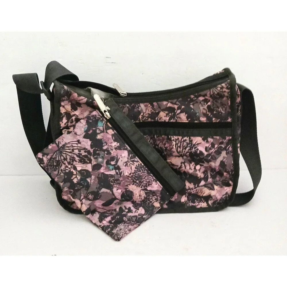 NEW Le Sportsac Deluxe Crossbody Bag w Zippered Pouch Gray/Pink Printed Nylon